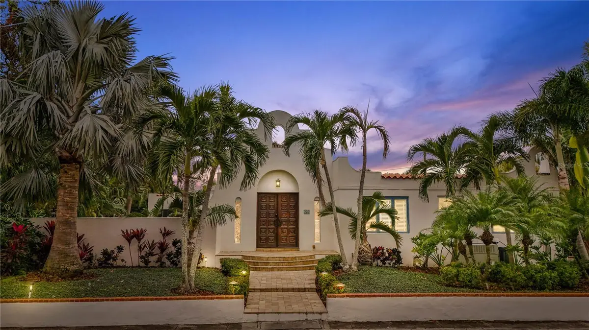220 14th Avenue N, Saint Petersburg, FL 33701 - #1