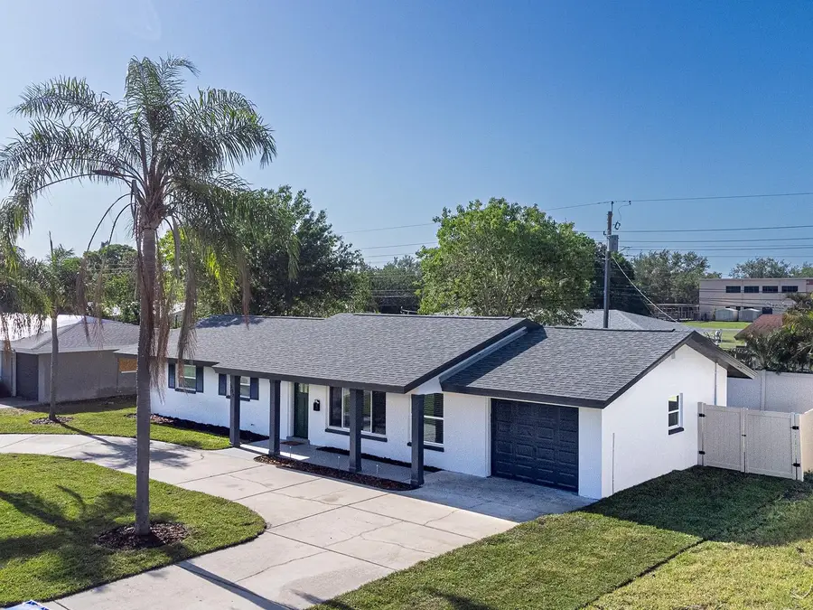 352 79th Avenue Ne, Saint Petersburg, FL 33702 - #2