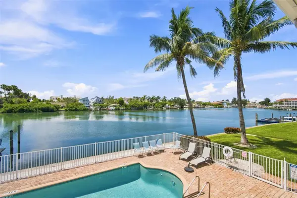 12100 Capri Circle S #204, TREASURE ISLAND, FL 33706
