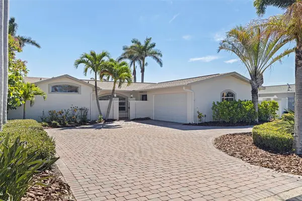 11225 4th Street E, TREASURE ISLAND, FL 33706