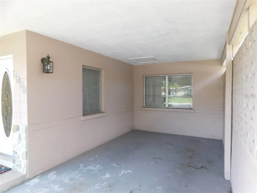 1400 57th Avenue N, Saint Petersburg, FL 33703 - #2