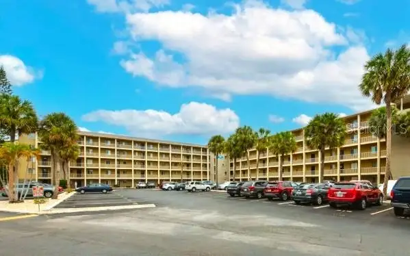 3753 Lake Bayshore Drive #305, BRADENTON, FL 34205