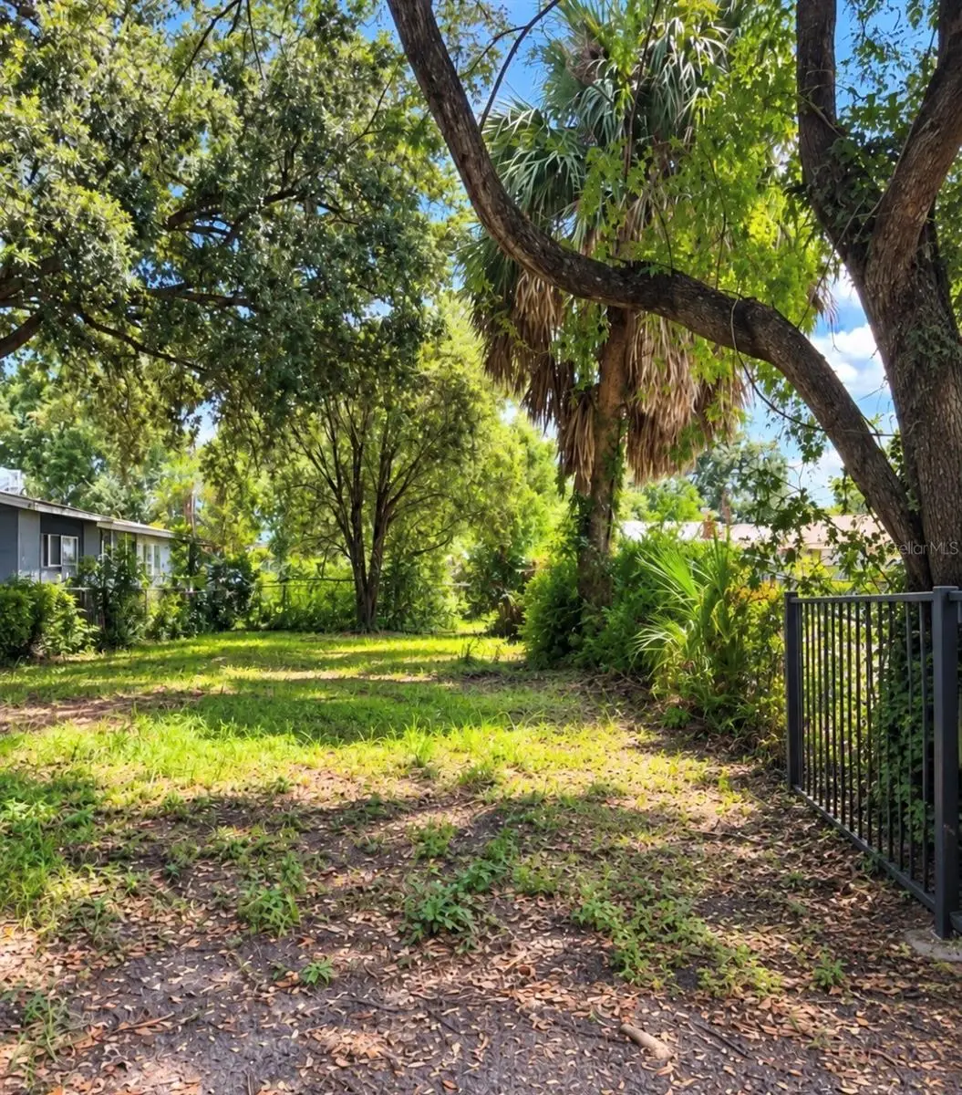 1517 E Lake Avenue, Tampa, FL 33610 - #1