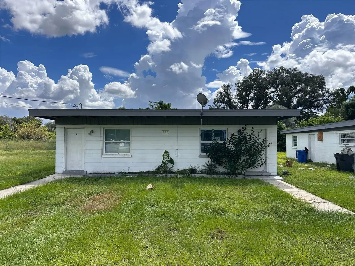 905 E 124th Avenue, Tampa, FL 33612 - #1