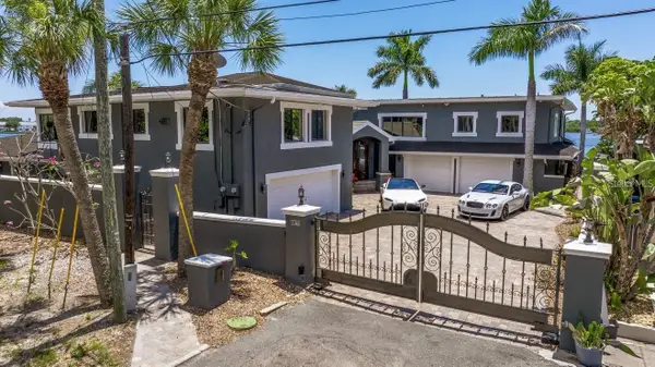 2785 Bayside Drive S, ST PETERSBURG, FL 33705