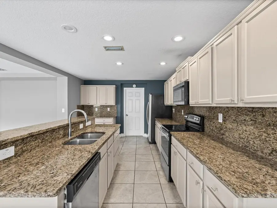 7335 Bridgeview Drive, Wesley Chapel, FL 33545 - #3