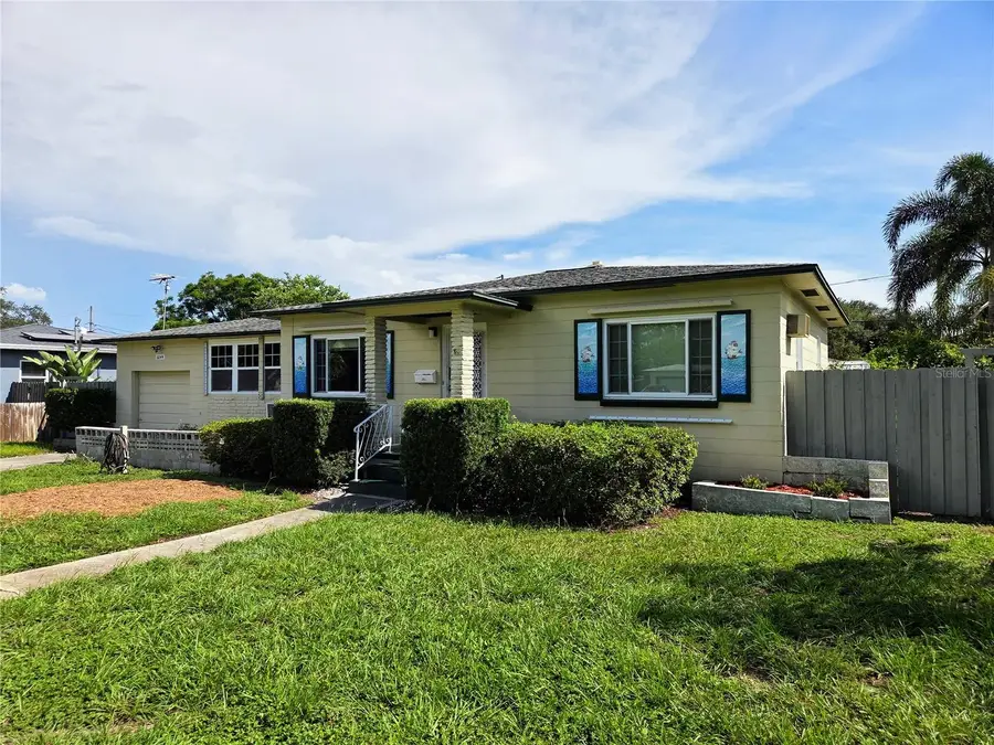 6044 Burlington Avenue N, Saint Petersburg, FL 33710 - #2