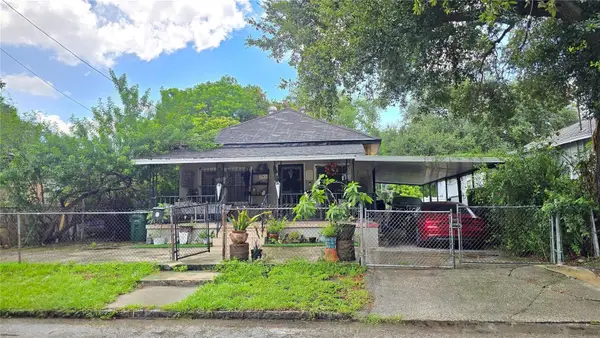 2813 E Clark Street, TAMPA, FL 33605