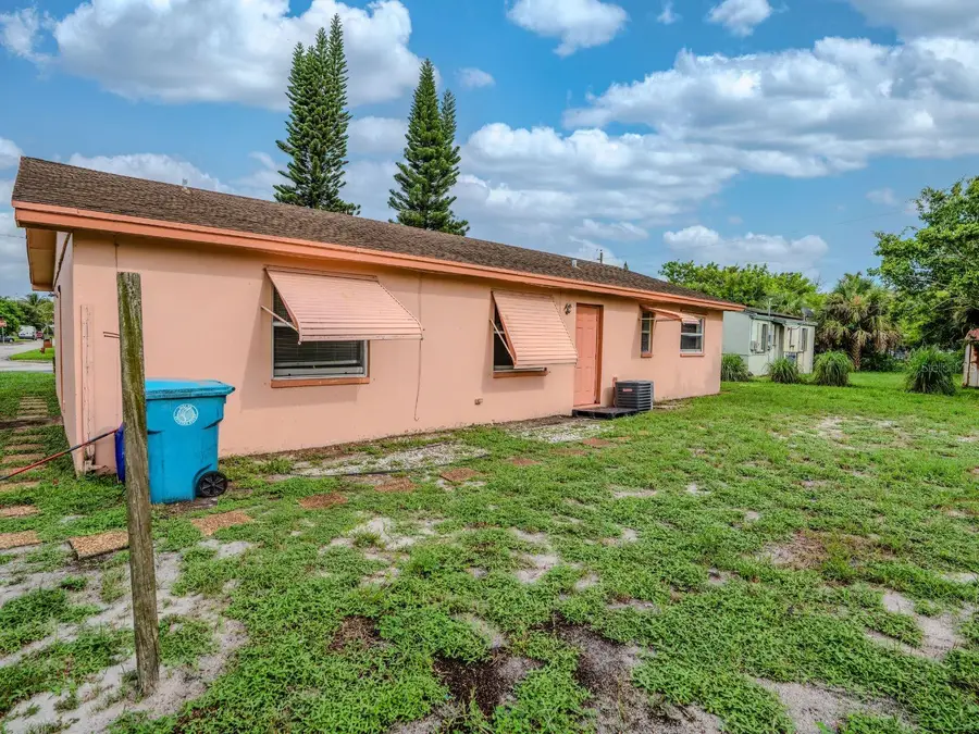 717 NW 1st Street, Boynton Beach, FL 33435 - #2