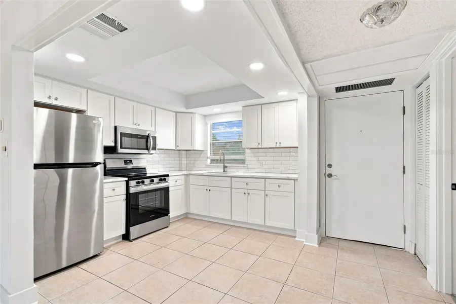 4650 Cove Circle #104, Saint Petersburg, FL 33708 - #2