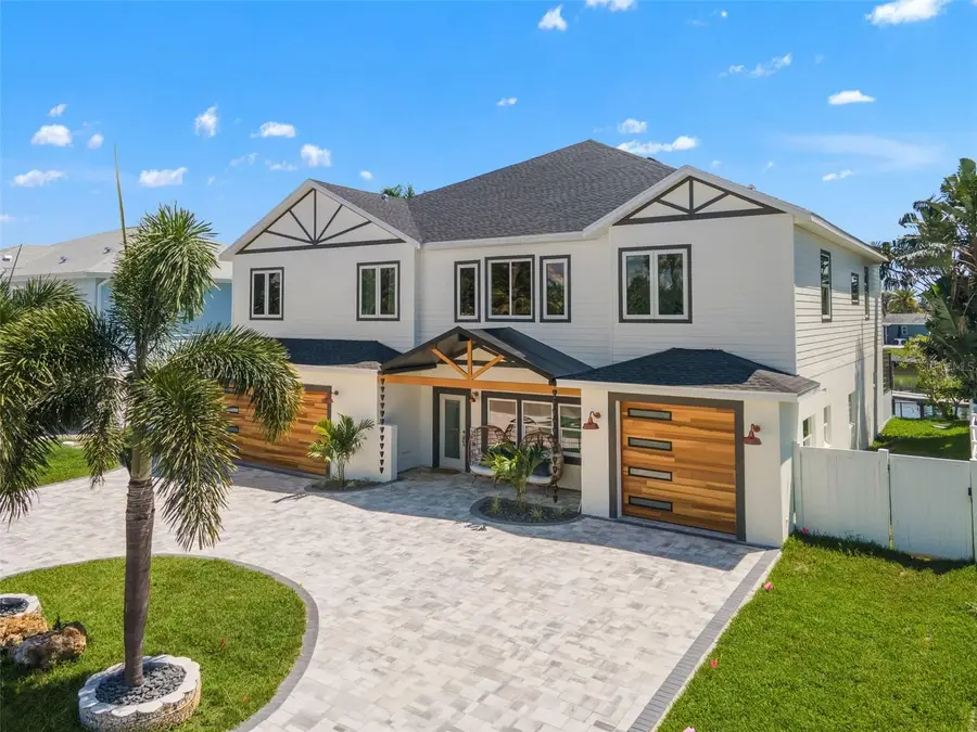 7870 Causeway Boulevard S, Saint Petersburg, FL 33707 - #3