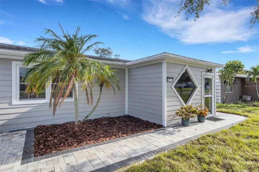 5211 48th Terrace N, Saint Petersburg, FL 33709 - #3