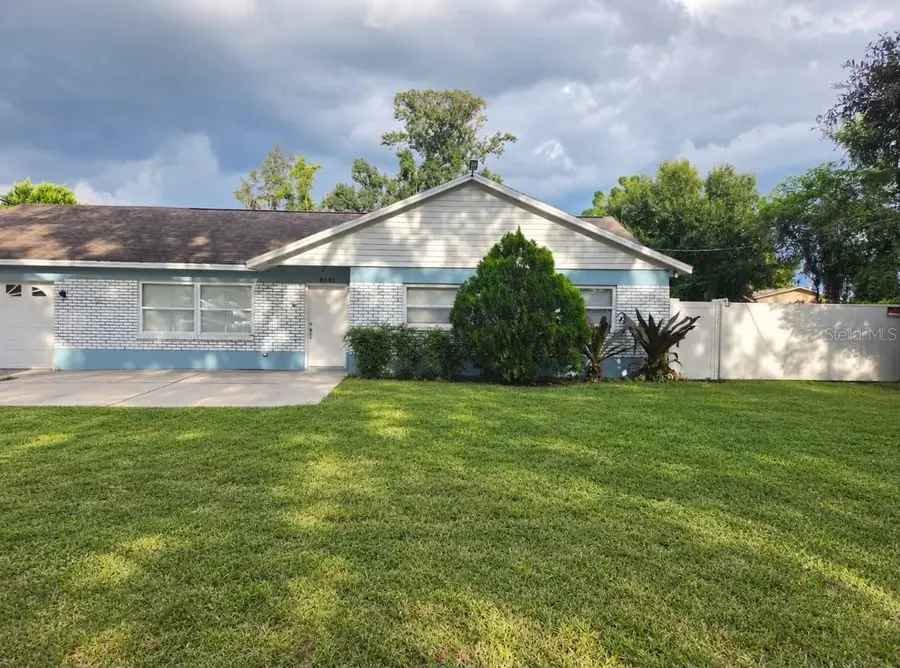 8601 Twin Lakes Boulevard, Tampa, FL 33614 - #2