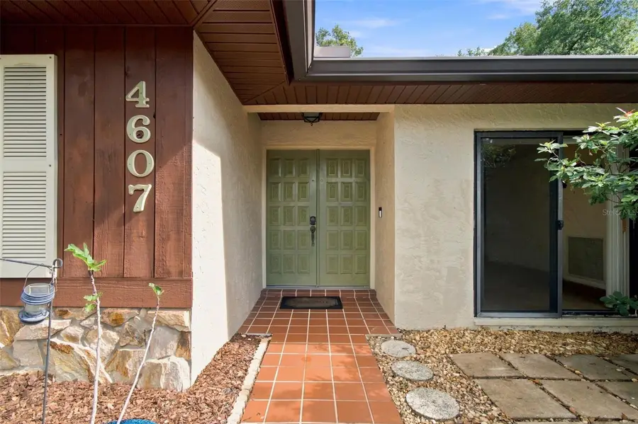 4607 Cloverlawn Drive, Tampa, FL 33624 - #3