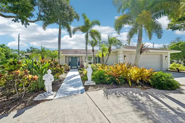 8111 Timber Lake Lane, SARASOTA, FL 34243
