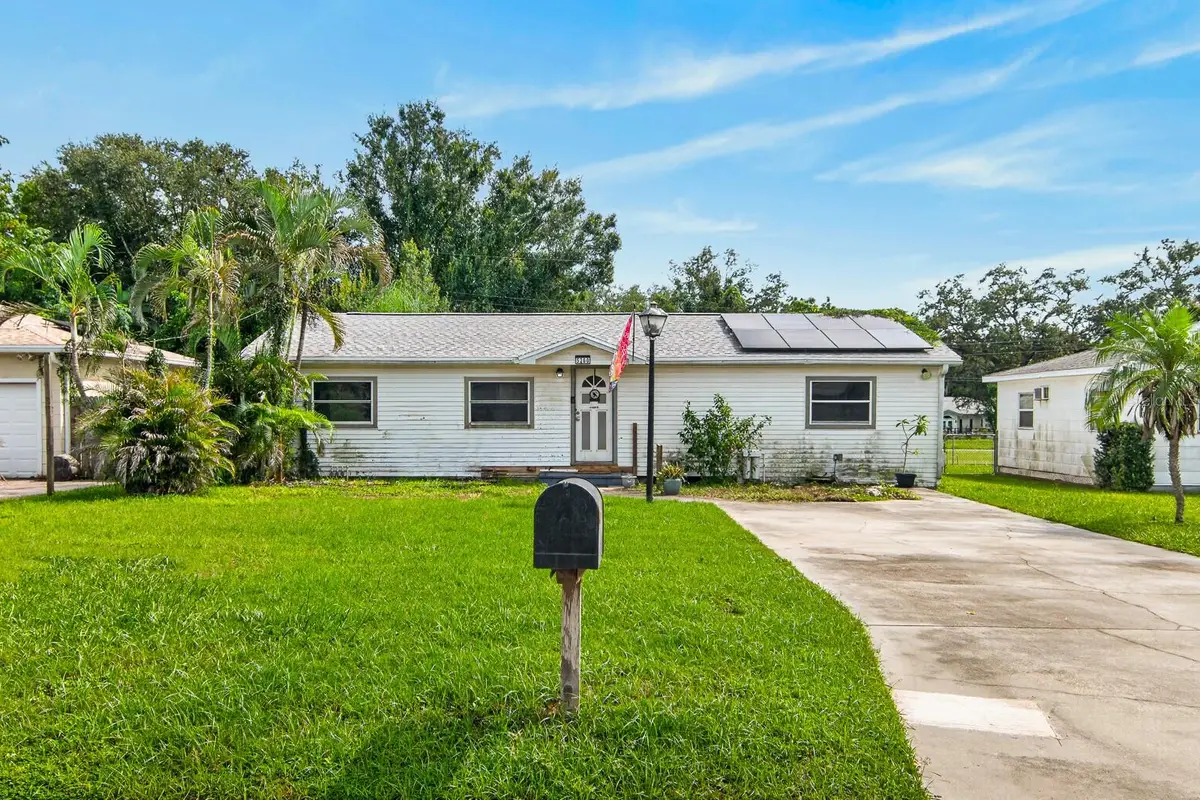 5260 43rd Avenue N, Saint Petersburg, FL 33709 - #1