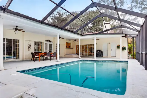 513 Garrard Drive, TEMPLE TERRACE, FL 33617