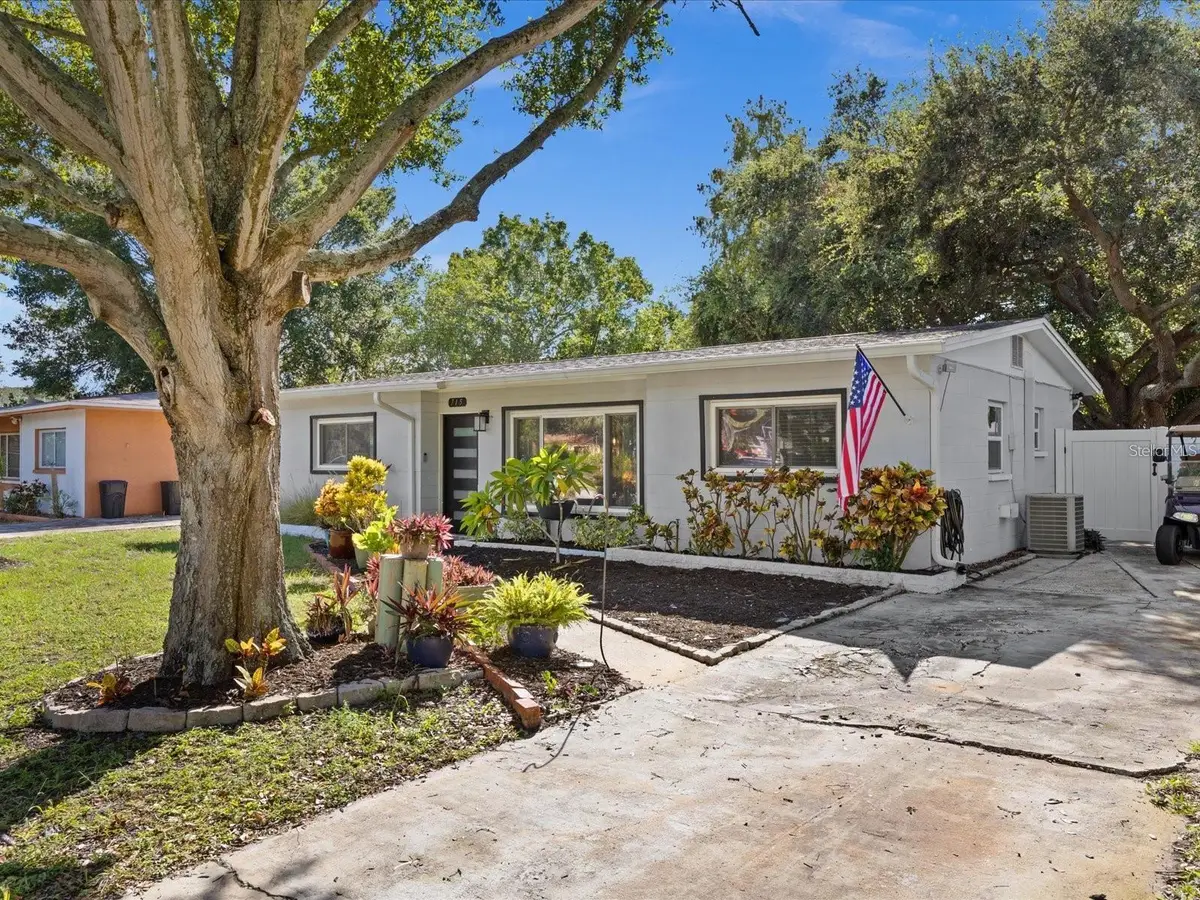715 W Bayshore Drive, Tarpon Springs, FL 34689 - #1