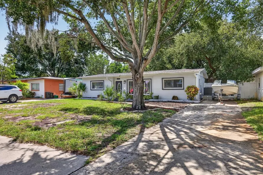 715 W Bayshore Drive, Tarpon Springs, FL 34689 - #3