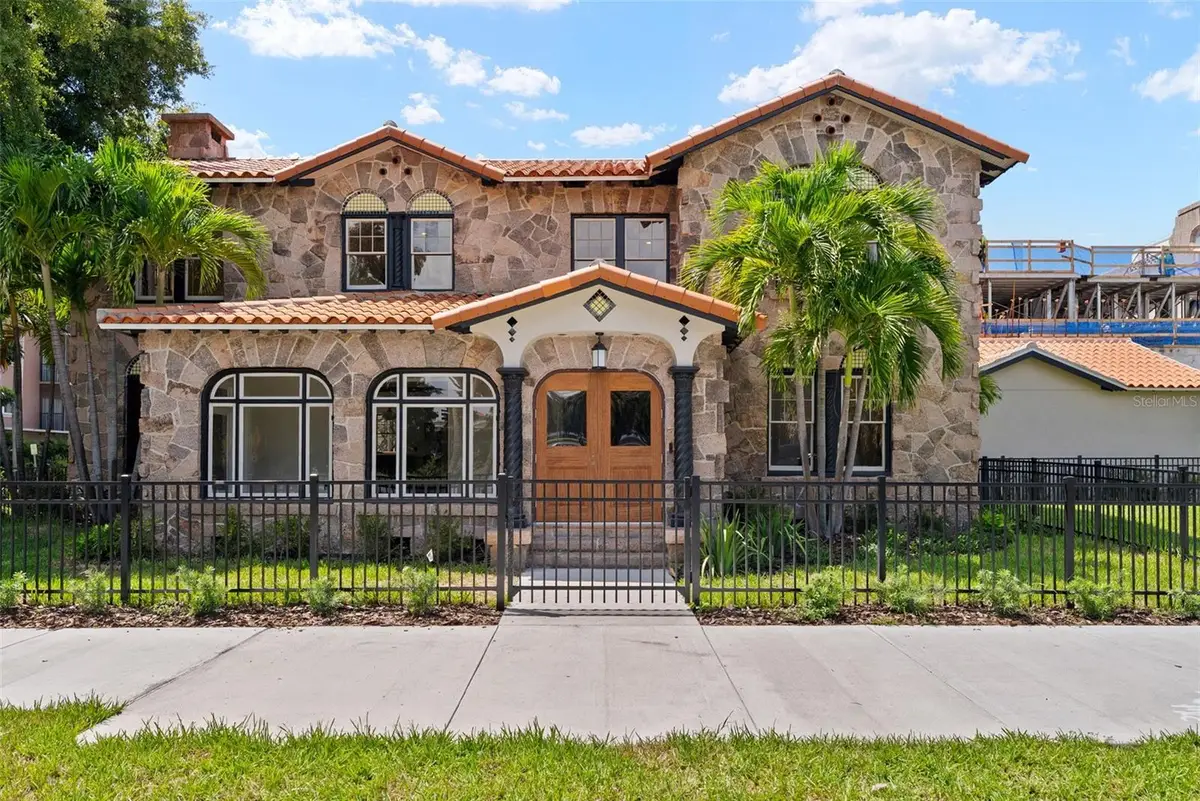 250 Mirror Lake Drive N, Saint Petersburg, FL 33701 - #1