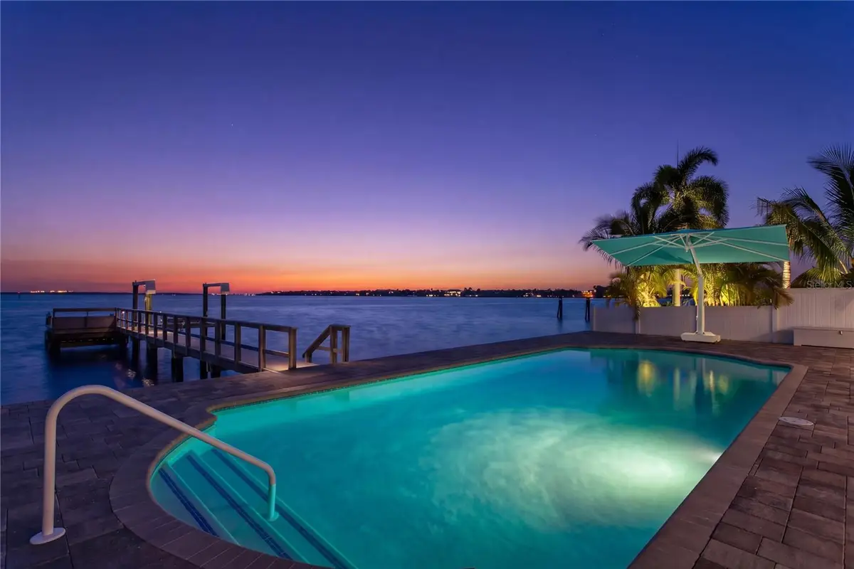 7989 Causeway Boulevard N, Saint Petersburg, FL 33707 - #1