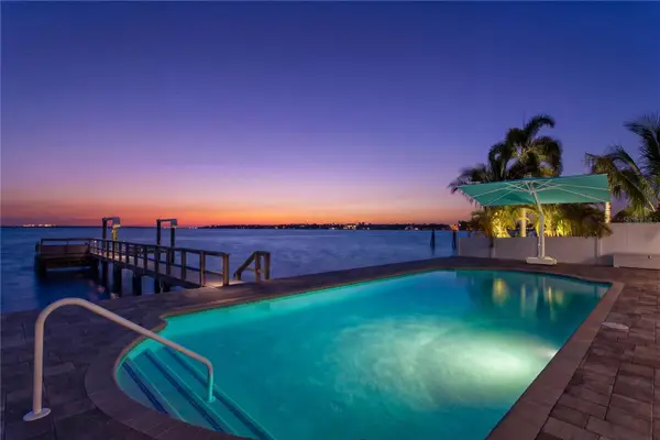 7989 Causeway Boulevard N, ST PETERSBURG, FL 33707