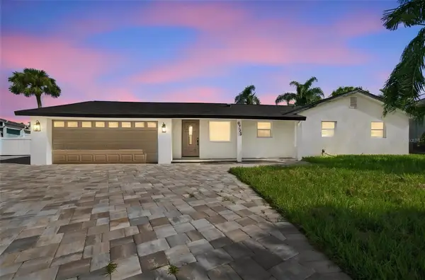 8725 Thornwood Lane, TAMPA, FL 33615