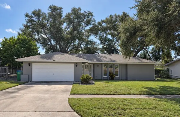 9633 Portside Drive, SEMINOLE, FL 33776