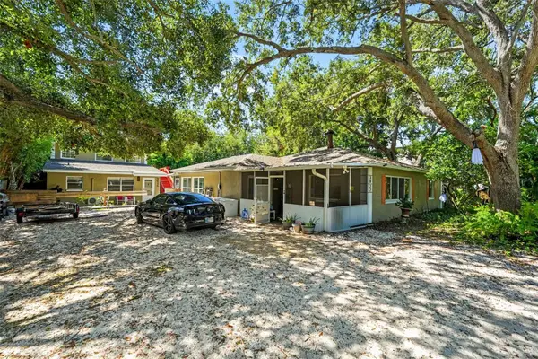 3022 Dartmouth Avenue N, ST PETERSBURG, FL 33713