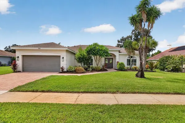 714 Hidden Lake Drive, TARPON SPRINGS, FL 34689