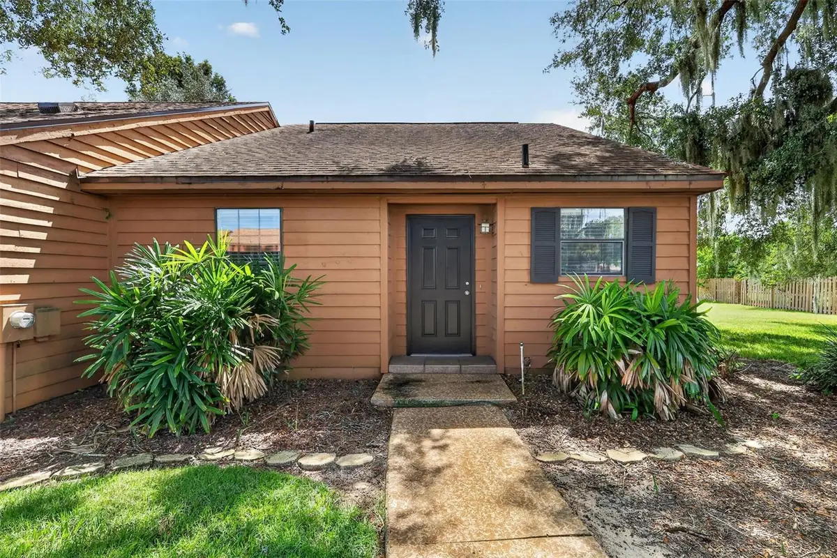 4 Cove Lane, Eustis, FL 32726 - #1