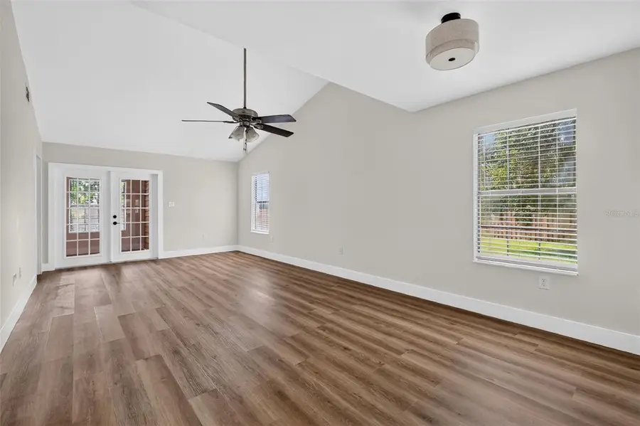 4 Cove Lane, Eustis, FL 32726 - #2