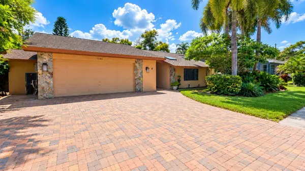 1040 Rosetree Ln, TARPON SPRINGS, FL 34689