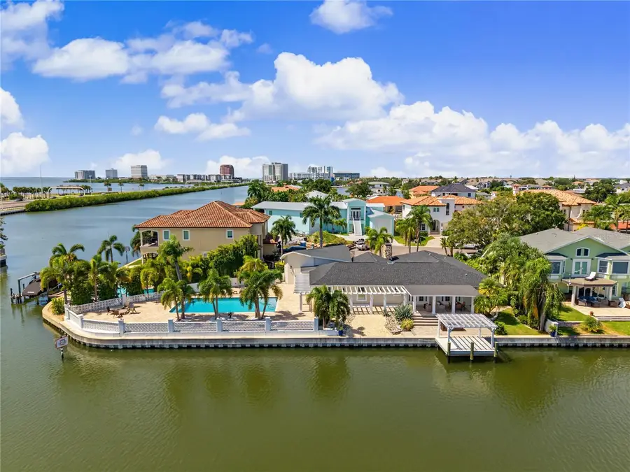 3905 Fontainebleau Drive, Tampa, FL 33634 - #2