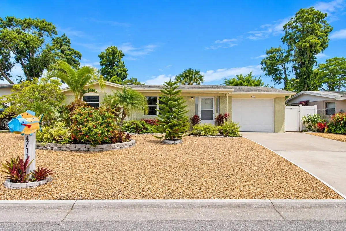 4711 Phoenix Avenue, Holiday, FL 34690 - #1