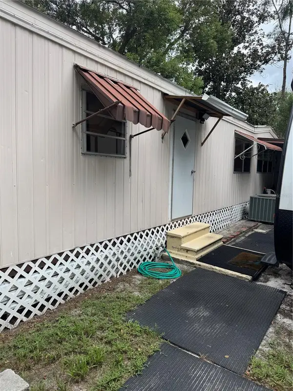 902 Montana Avenue, LUTZ, FL 33548
