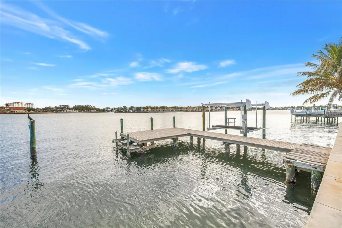 3901 14th Way Ne, Saint Petersburg, FL 33703 - #1
