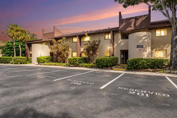 825 S Village Drive N #102, ST PETERSBURG, FL 33716