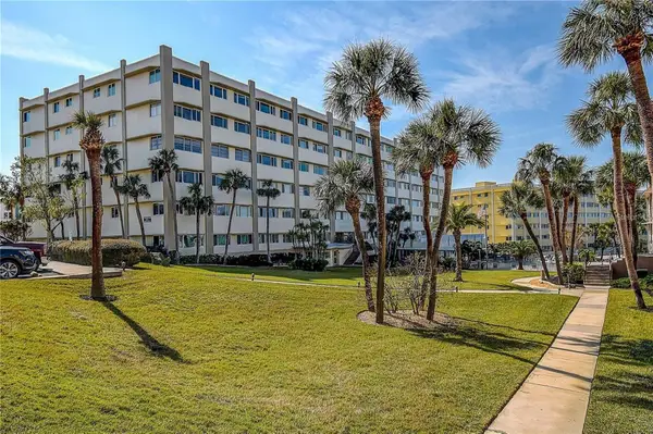 100 Bluff View Drive #514A, BELLEAIR BLUFFS, FL 33770
