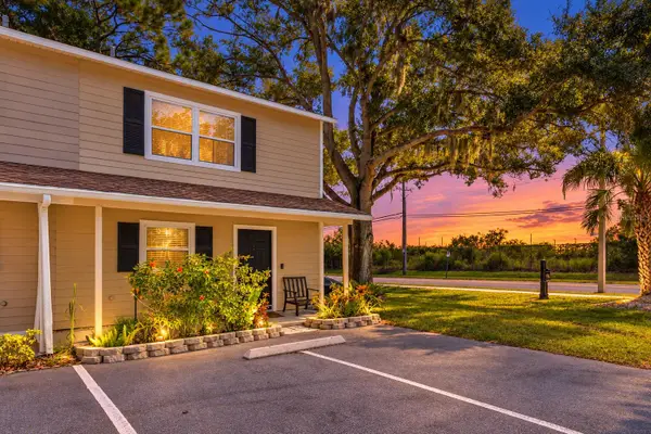 152 Douglas Road W #A, OLDSMAR, FL 34677