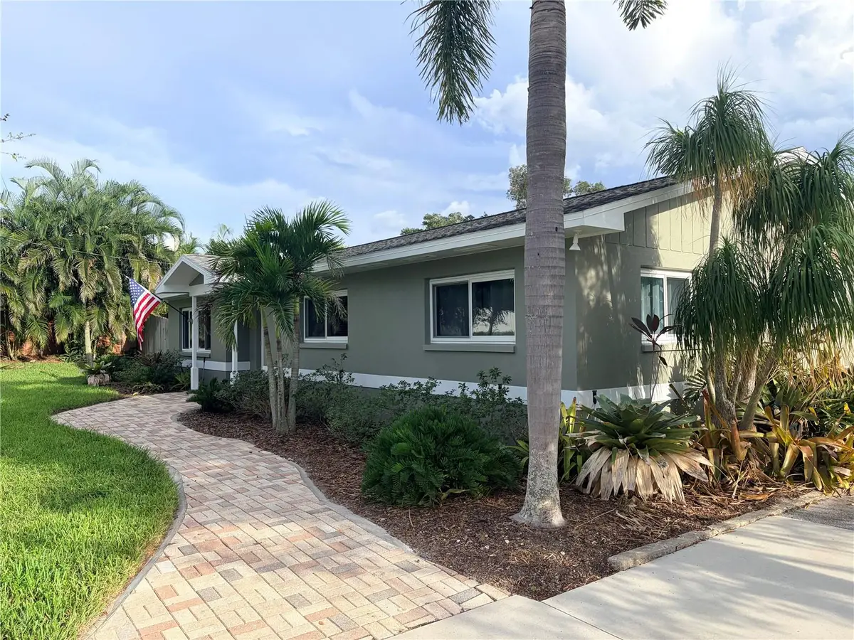 902 Robin Avenue, Palm Harbor, FL 34683 - #1