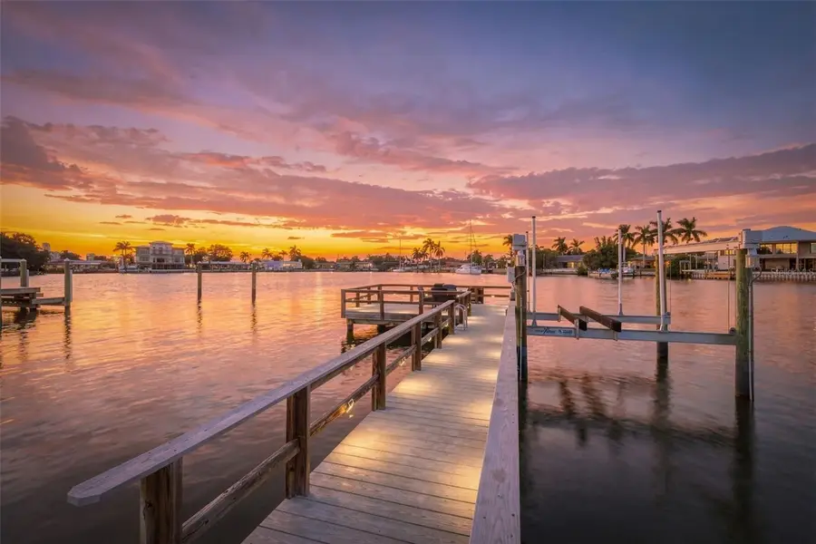 2440 S Shore Drive Se, Saint Petersburg, FL 33705 - #3