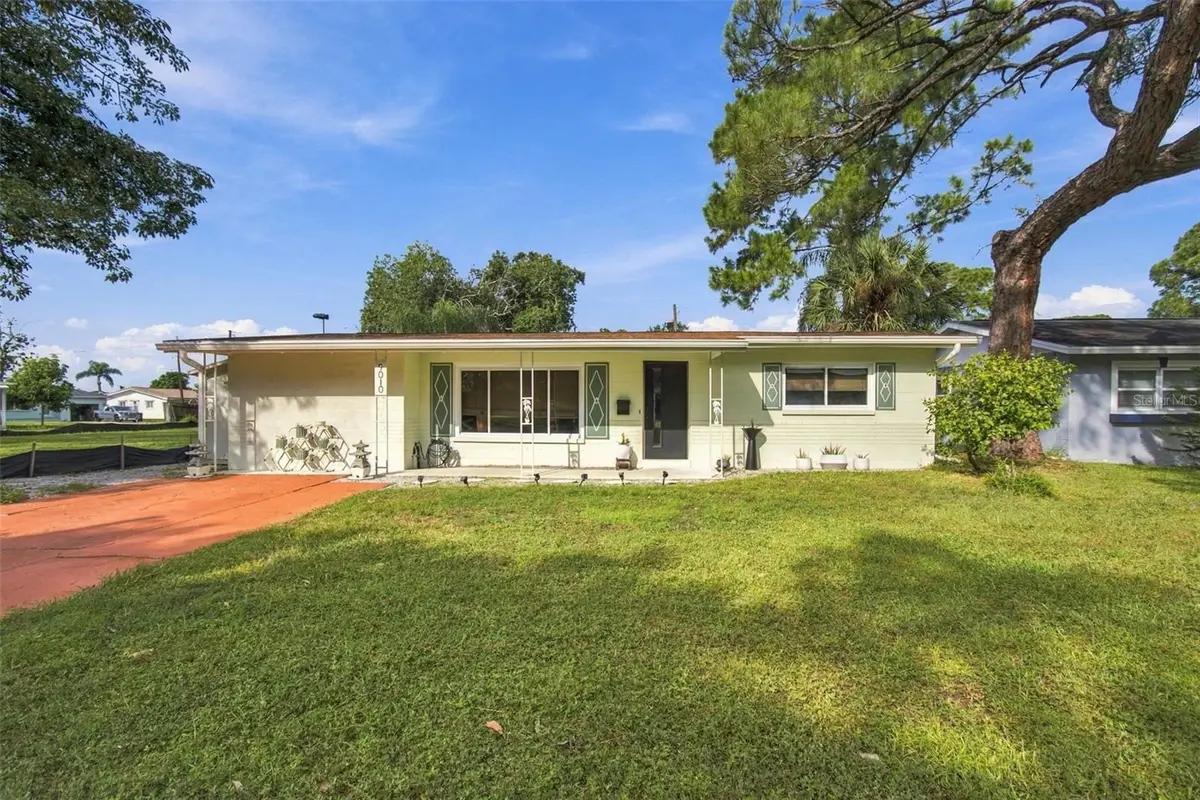 9010 1st Street N, Saint Petersburg, FL 33702 - #1