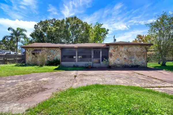 1426 62nd Avenue N, ST PETERSBURG, FL 33702