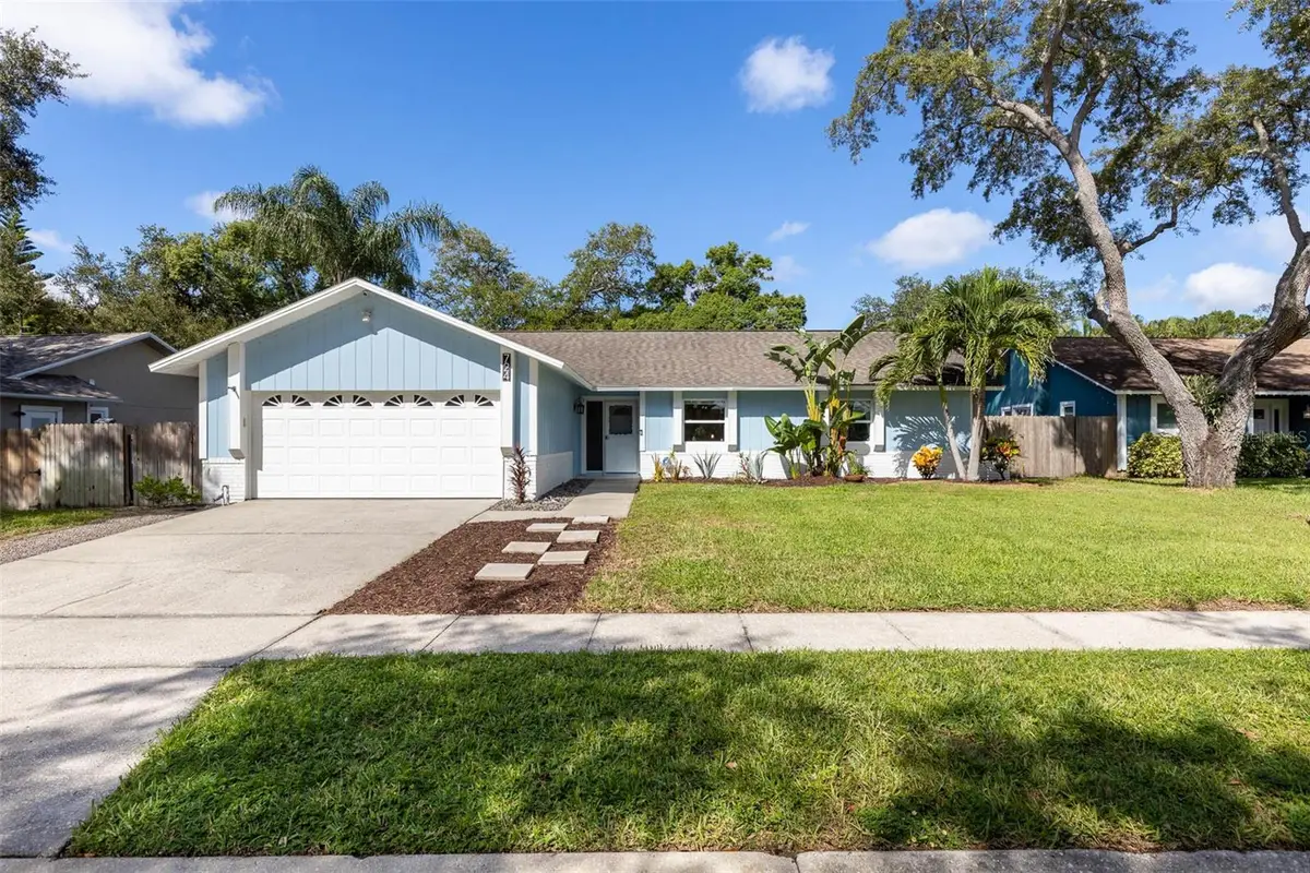 724 Glengary Ln, Palm Harbor, FL 34683 - #1