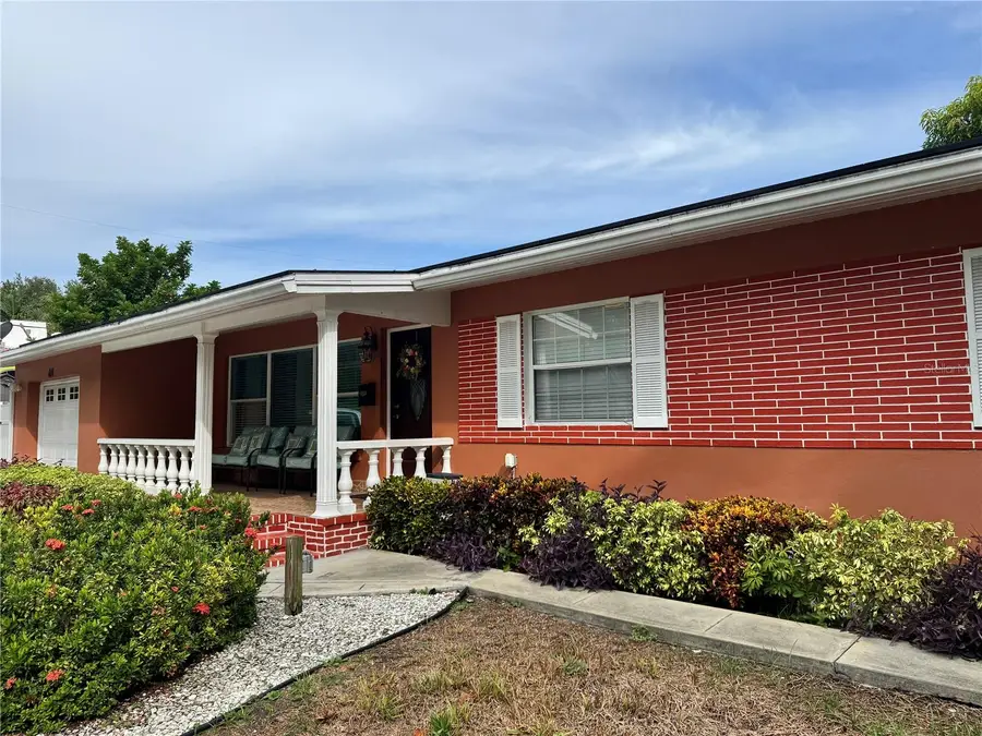 401 46th Avenue S, Saint Petersburg, FL 33705 - #2