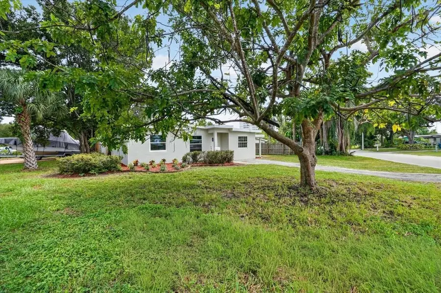 6790 Date Palm Avenue S, Saint Petersburg, FL 33707 - #3