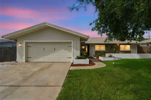 8830 140th Street N, SEMINOLE, FL 33776