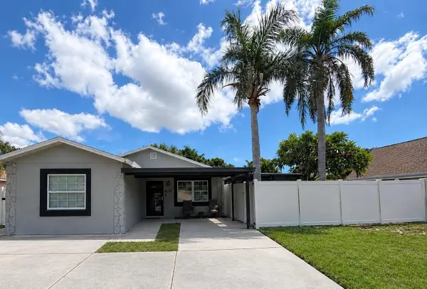 1951 Taylor Lake Circle, SEMINOLE, FL 33778