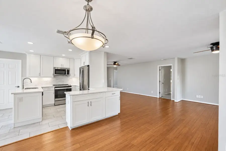 913 Sutton Place, Palm Harbor, FL 34684 - #3